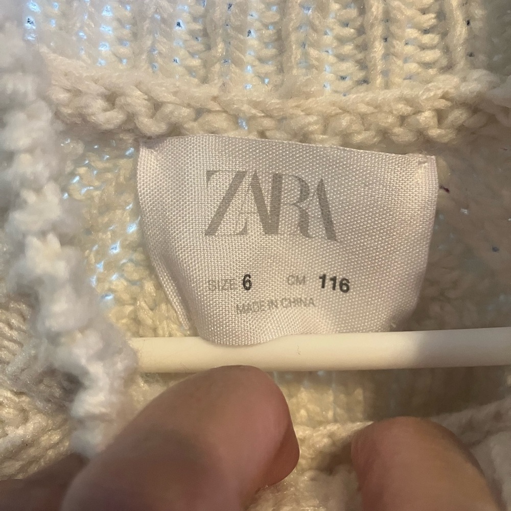 Super Cute Zara Knit Sweater with Stitched Bows - Picture 2 of 2